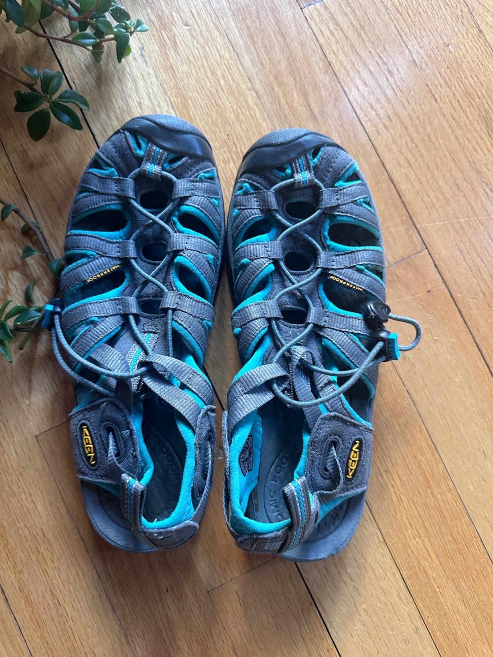 Keen Women's Gray and Teal Strappy Outdoor Sandals size 7.5 Water Shoes